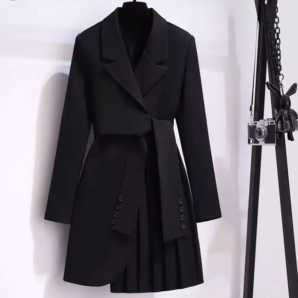 Black Coat - Picture 1 of 2